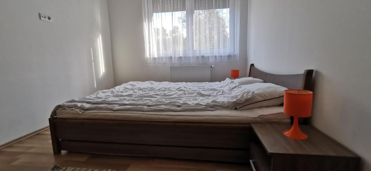 Vivi Wellness Apartman Lägenhet Siófok Exteriör bild