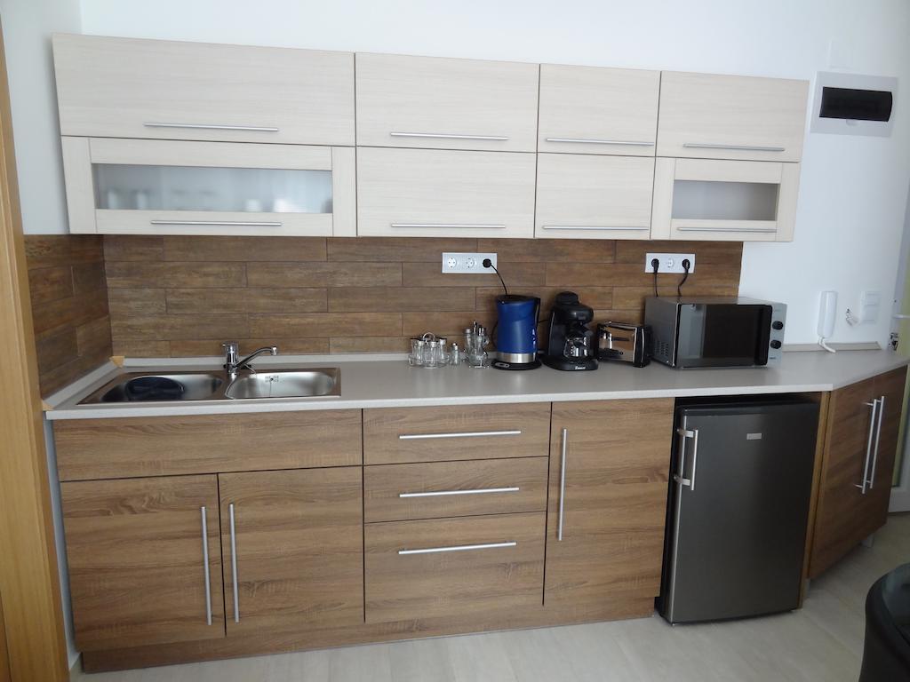 Vivi Wellness Apartman Lägenhet Siófok Rum bild
